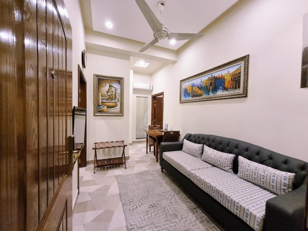 Hayyat Luxury Hotel Suites Lahore Exterior foto