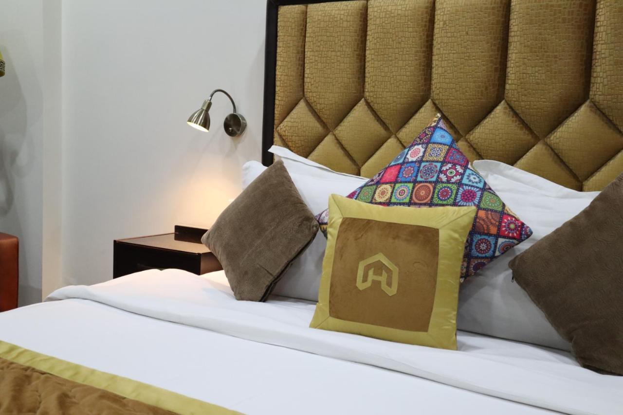 Hayyat Luxury Hotel Suites Lahore Exterior foto